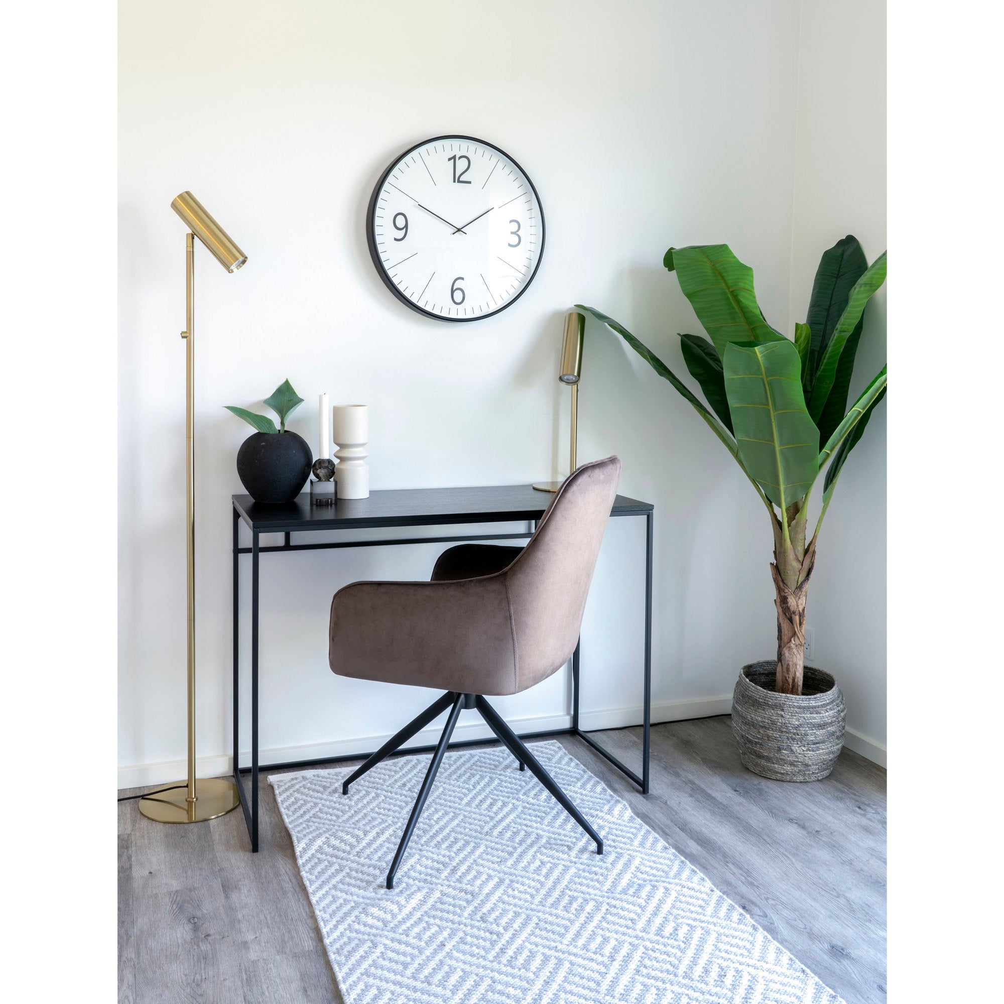 Harbo Dining Chair with swivel — Light Brown