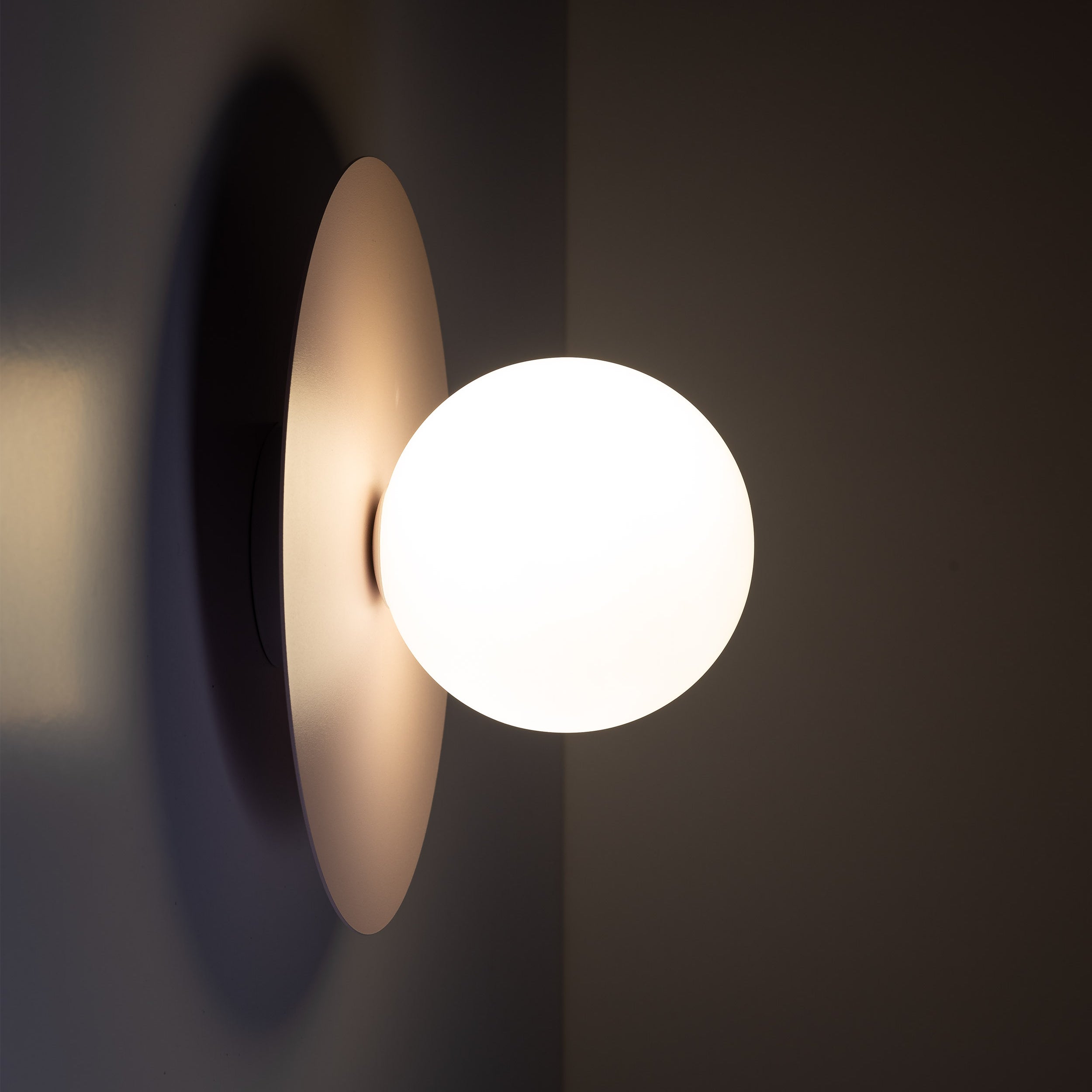 PIXI Wall Sconce – Modern 1xG9