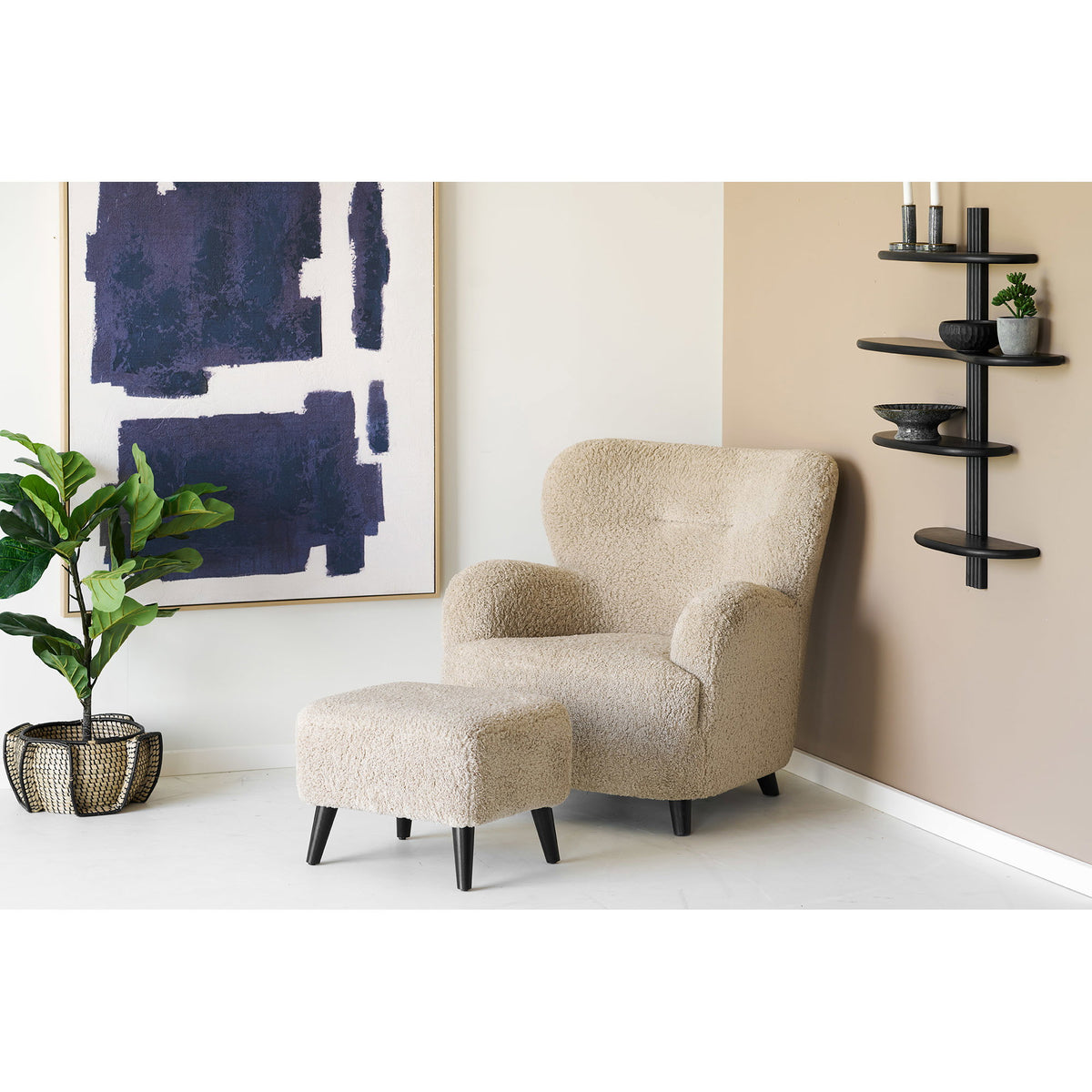 Lunaro Lounge Chair — Light Brown