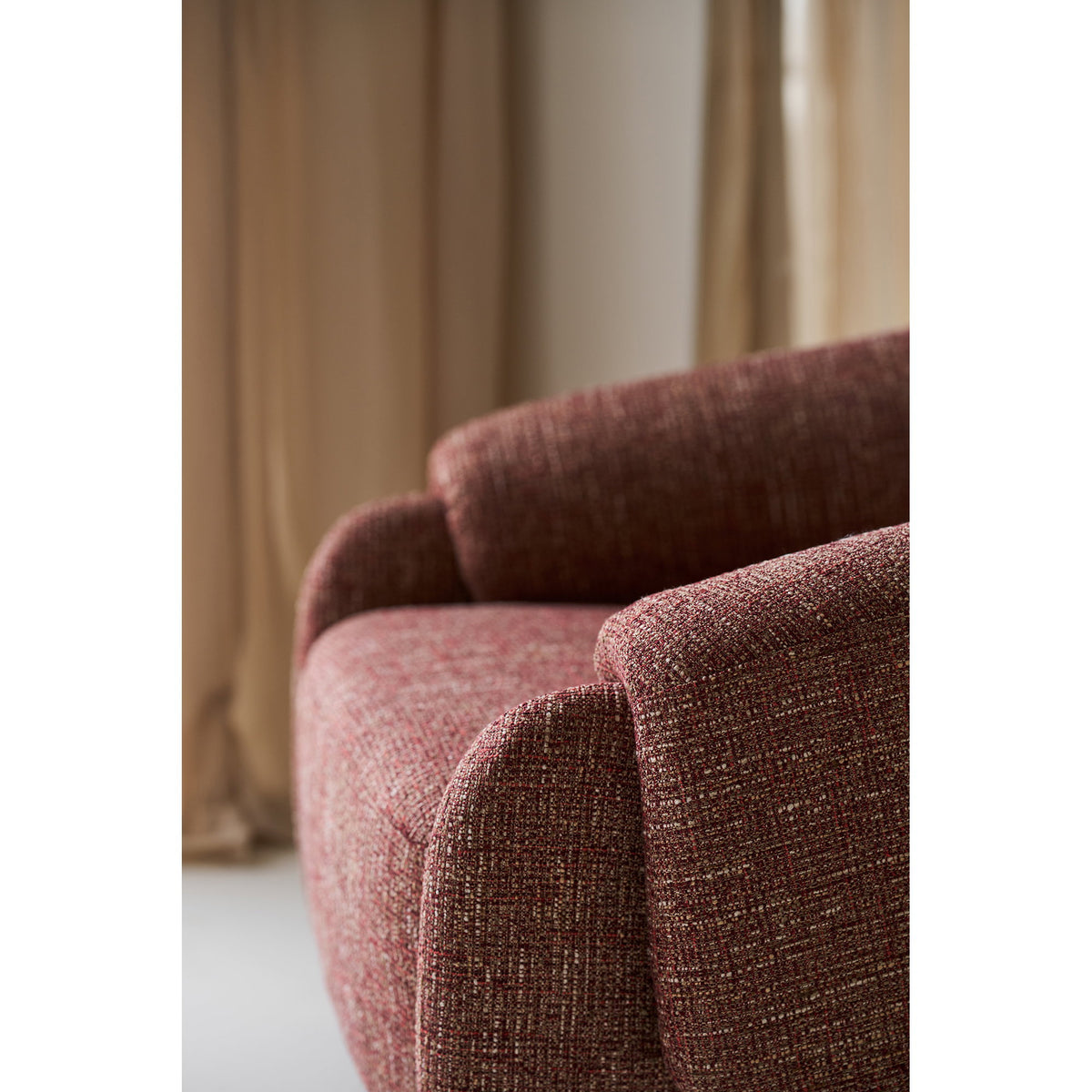 Hamilton Lounge Chair — Bordeaux Mix