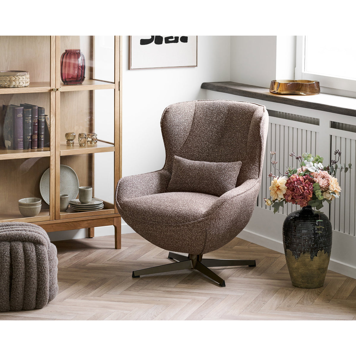 Blenheim Lounge Chair with swivel — Brown