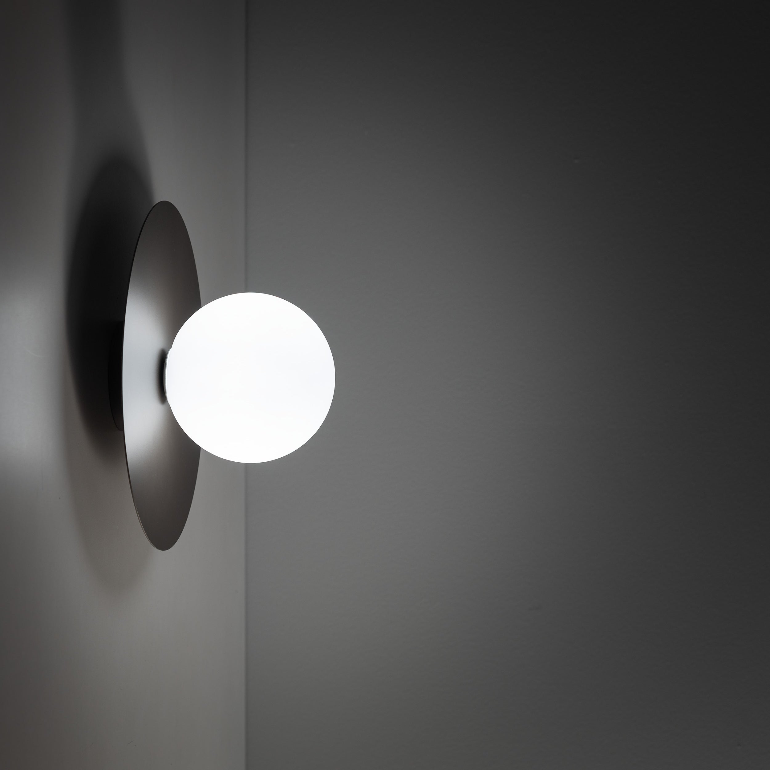 PIXI Wall Sconce – Modern 1xG9