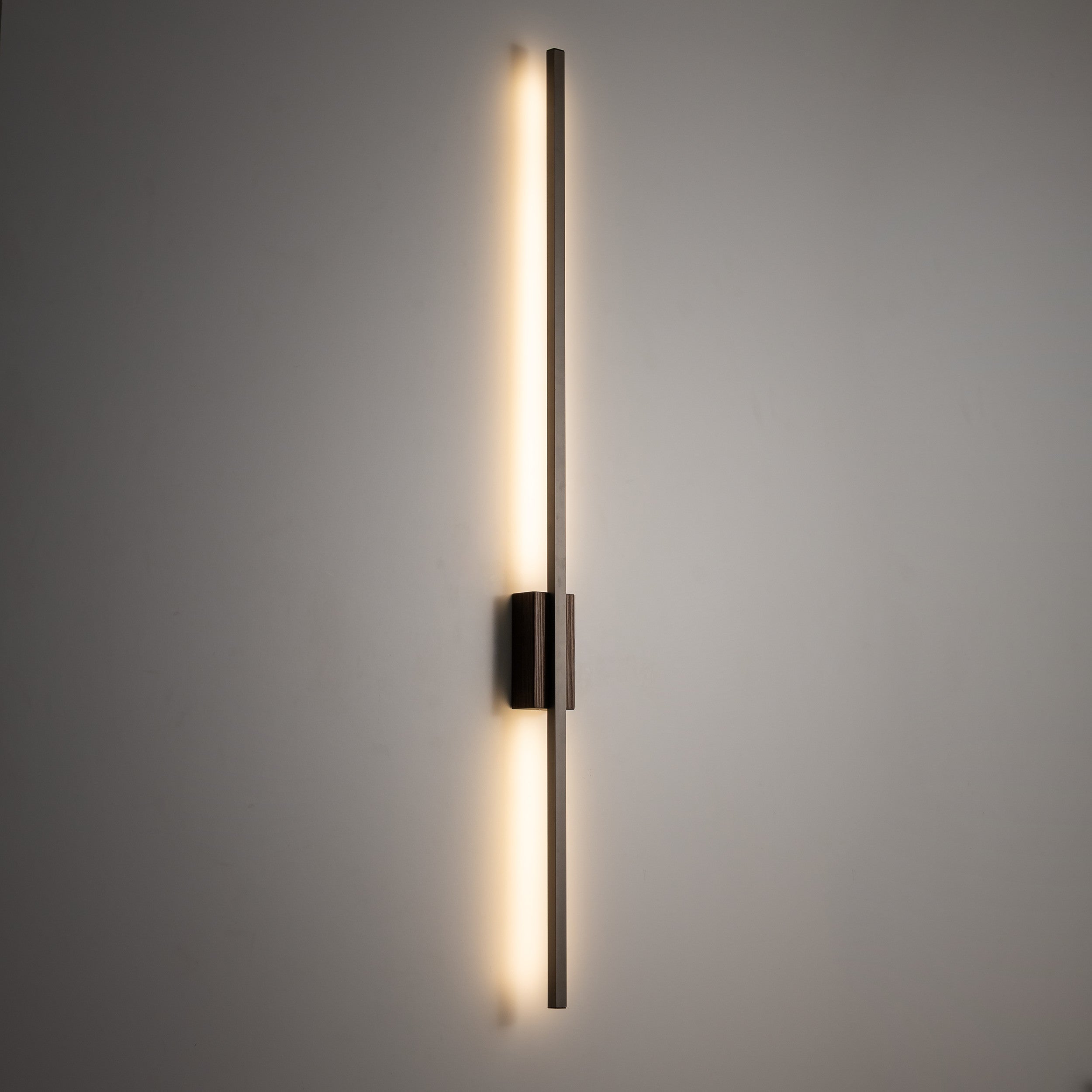 FLASH Wood Wall Sconce L – Modern LED