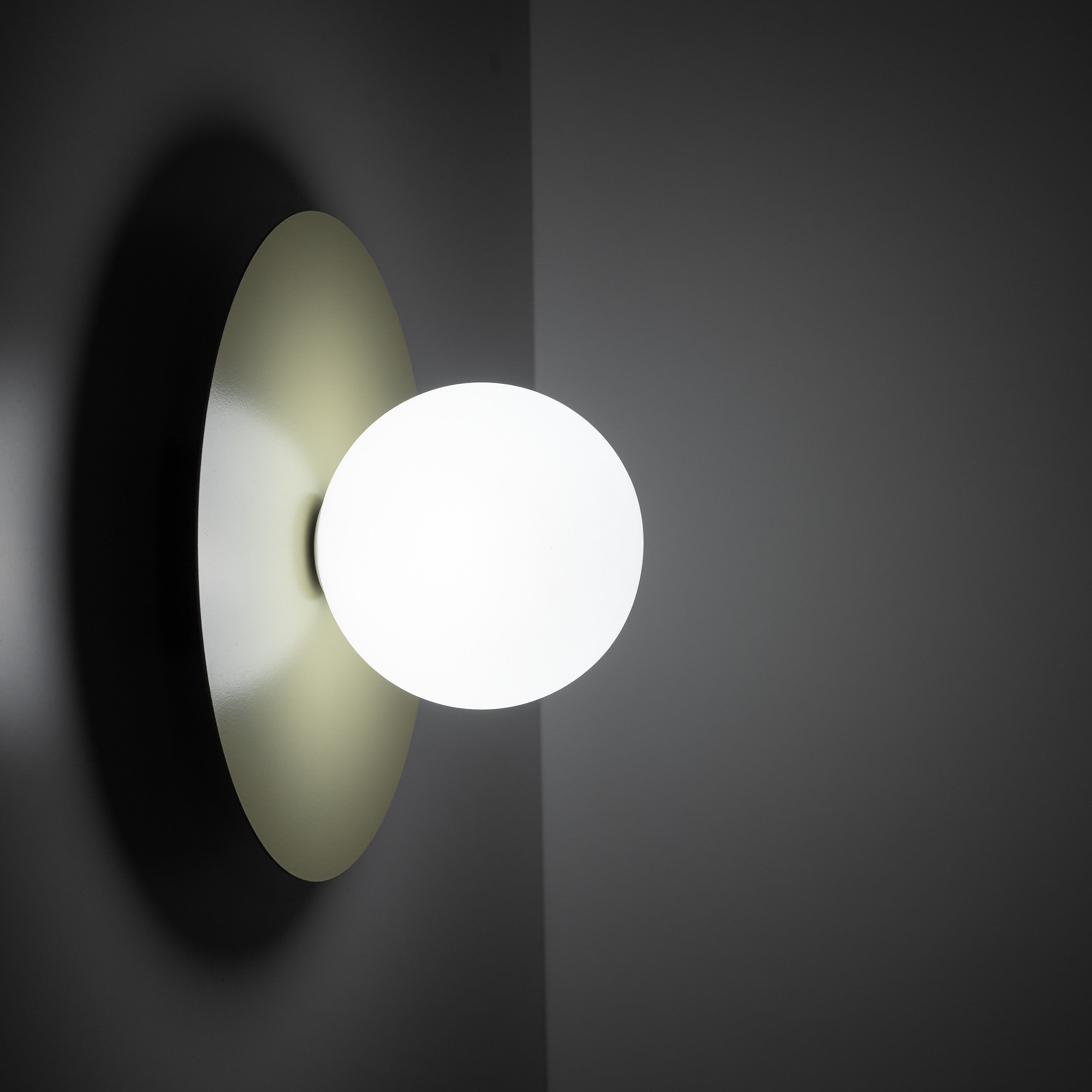 PIXI Wall Sconce – Modern 1xG9