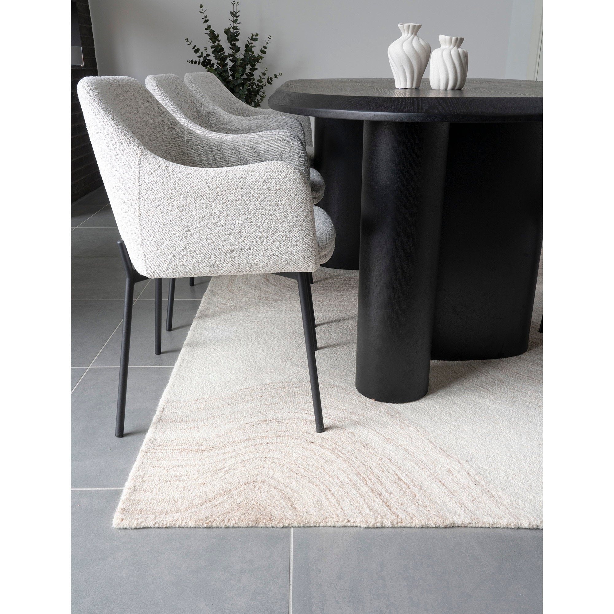 Surat Rug — Light Brown / Ivory