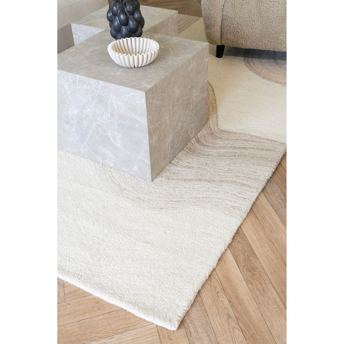 Surat Rug — Light Brown / Ivory