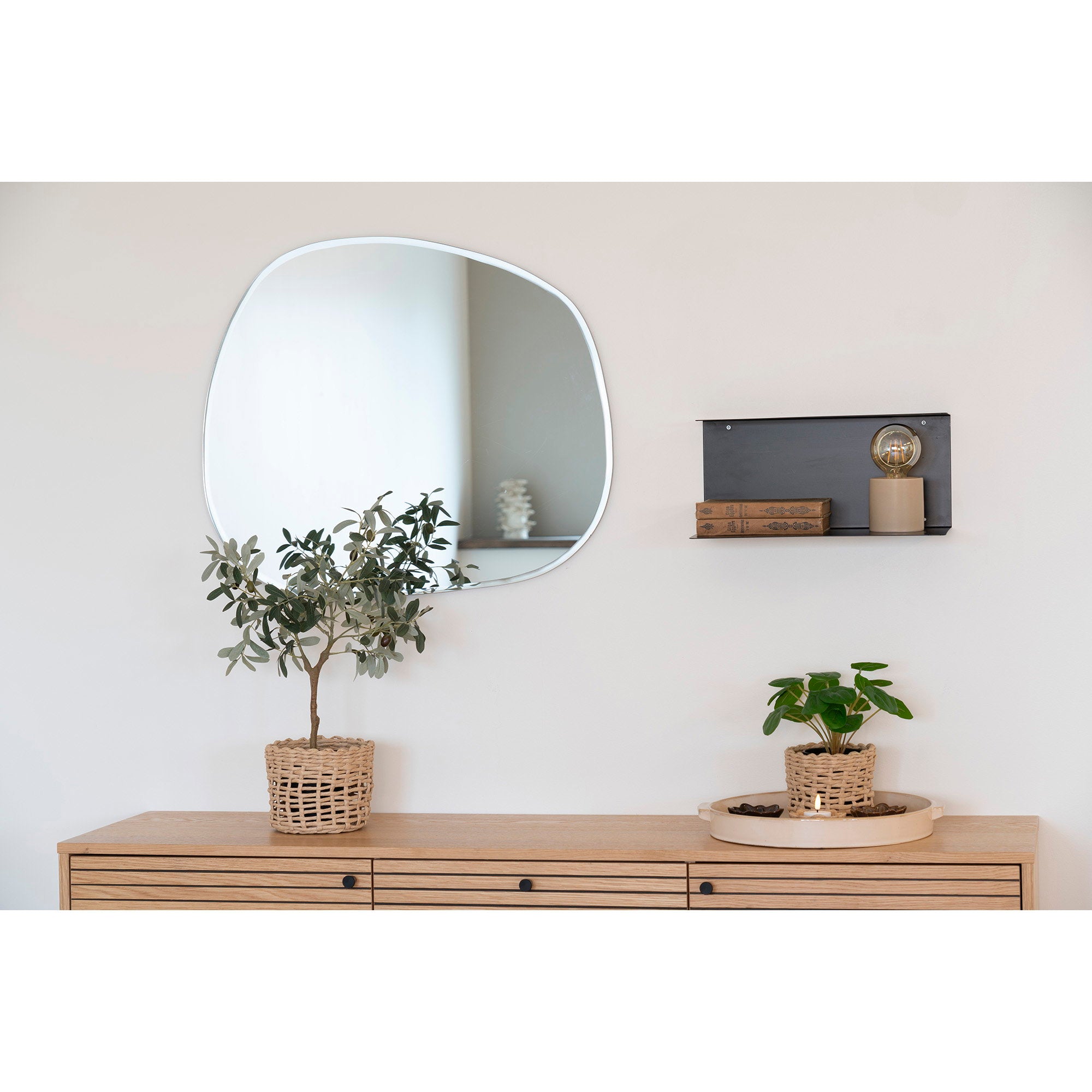 Lille Wall Shelf — Black