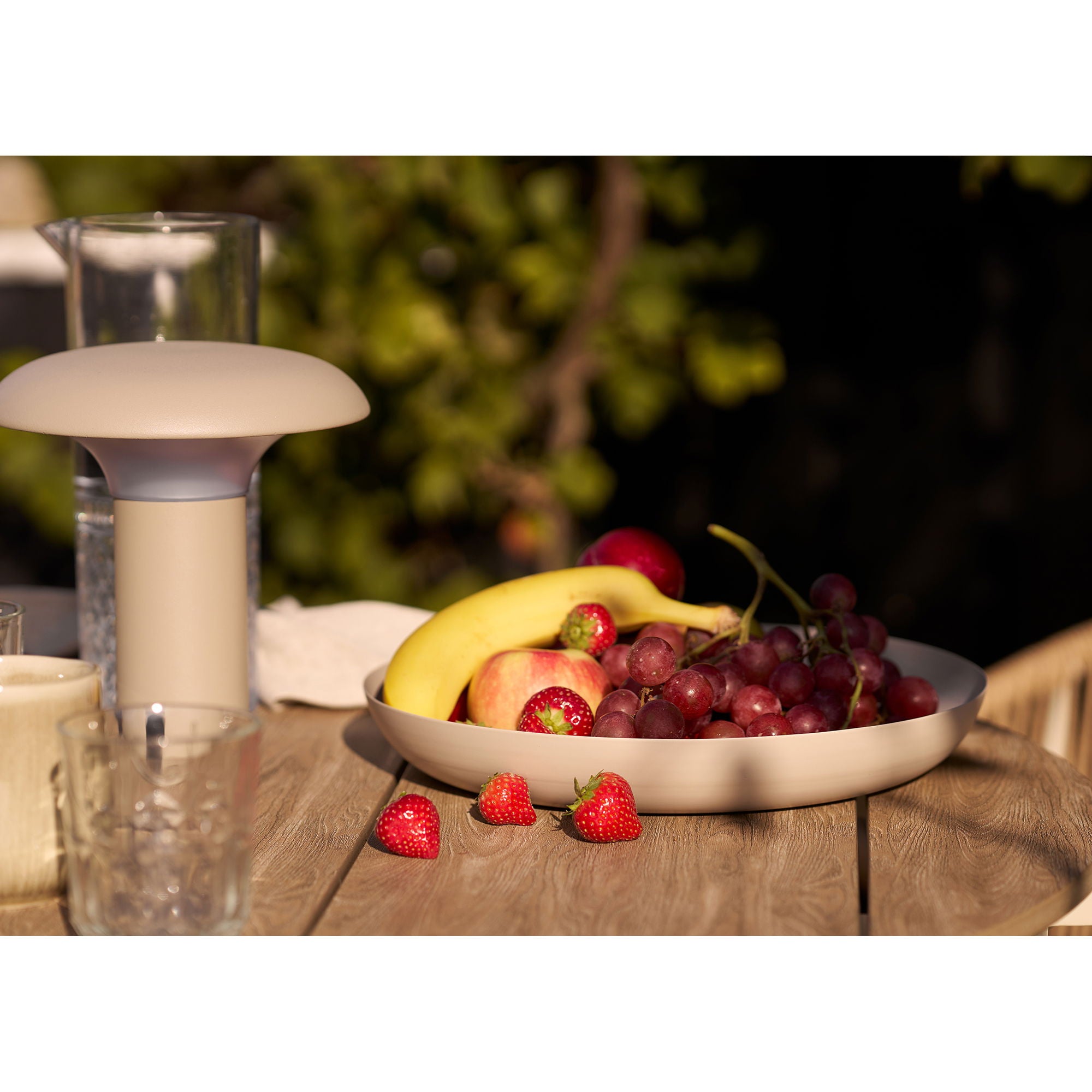 Tray - Tray, metal, beige ø30x4 cm