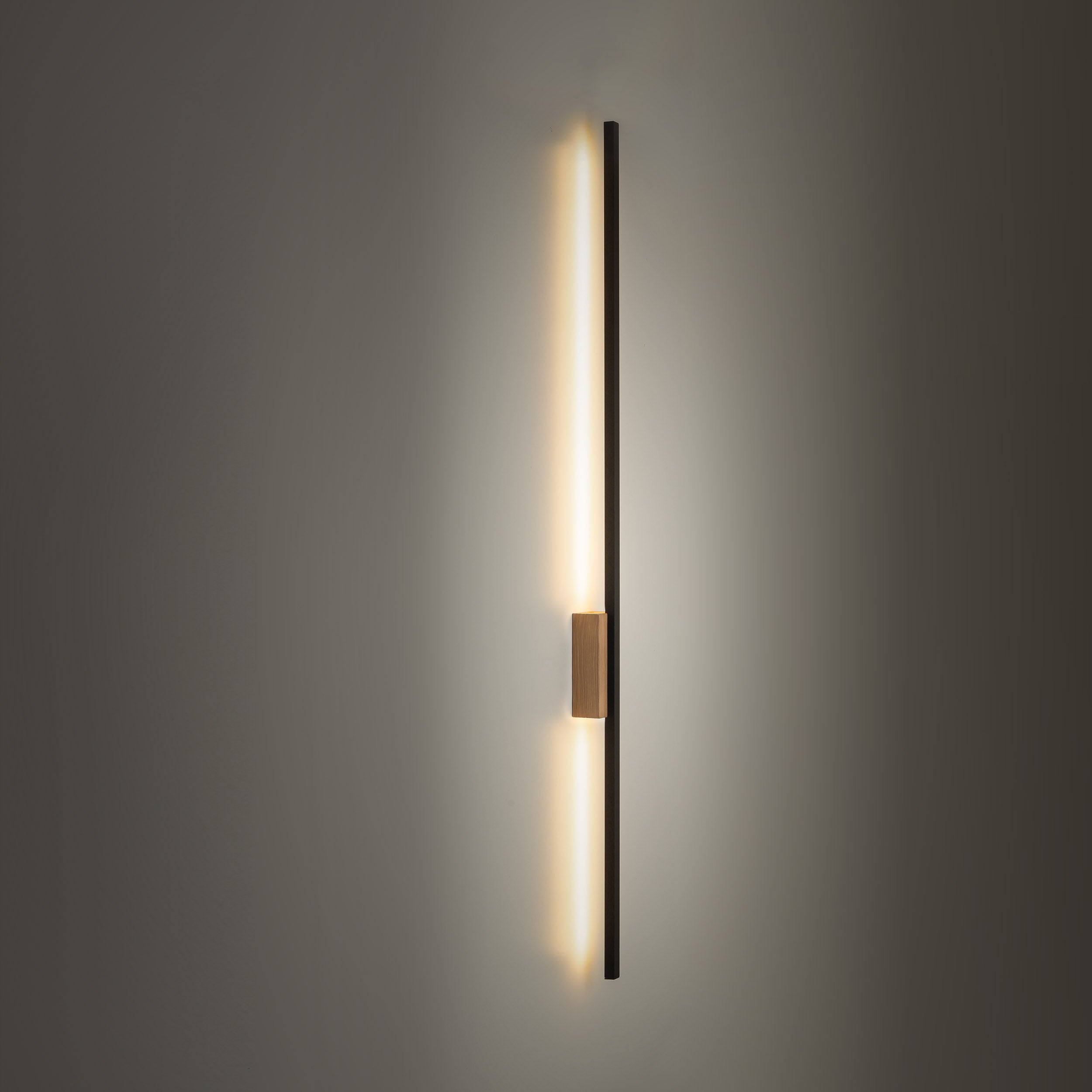FLASH Wood Wall Sconce L – Modern LED
