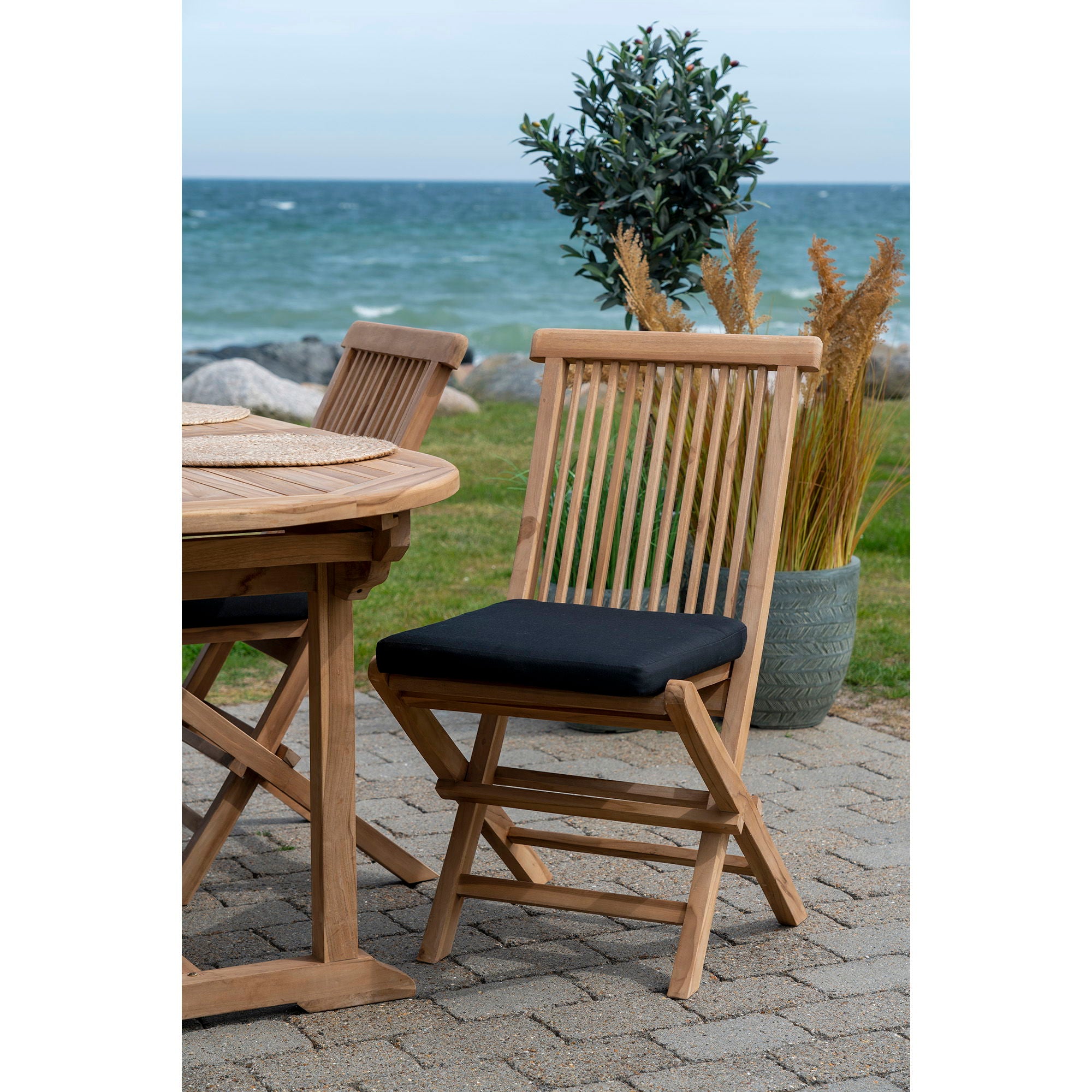 Alture Cushion - Cushion, black