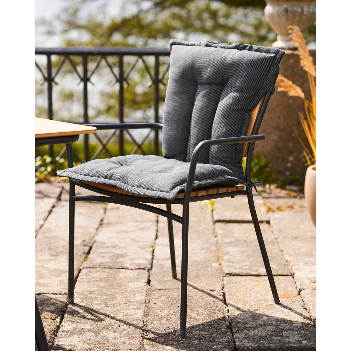 Cleveland Cushion — Black