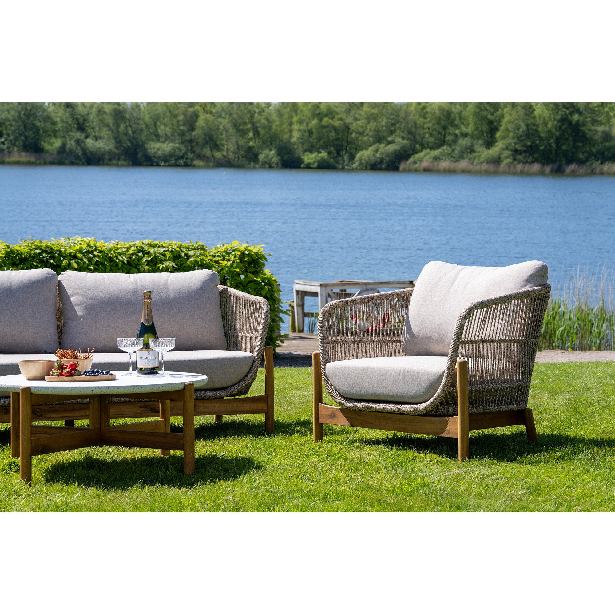Terracina Lounge chair — Brown / Beige