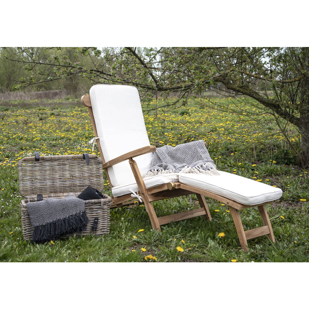 Arrecife Deck Chair with Cushion — Natural / White