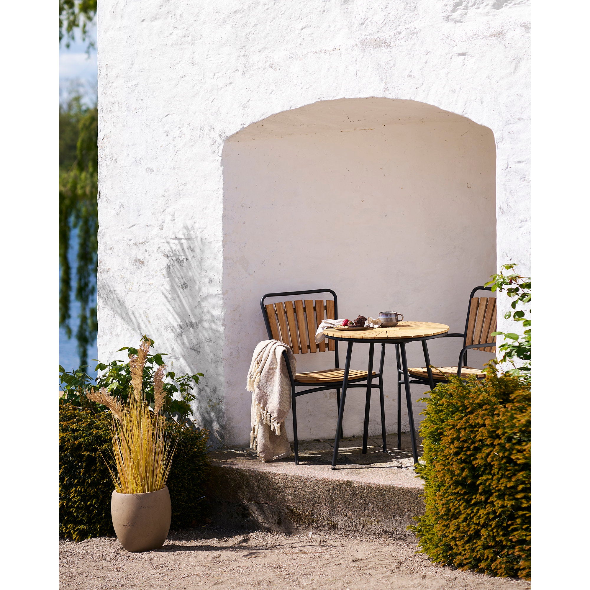 Cleveland Dining Chair — Natural / Black