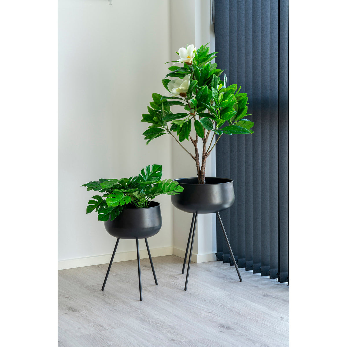 Ardola Flowerpots — Black