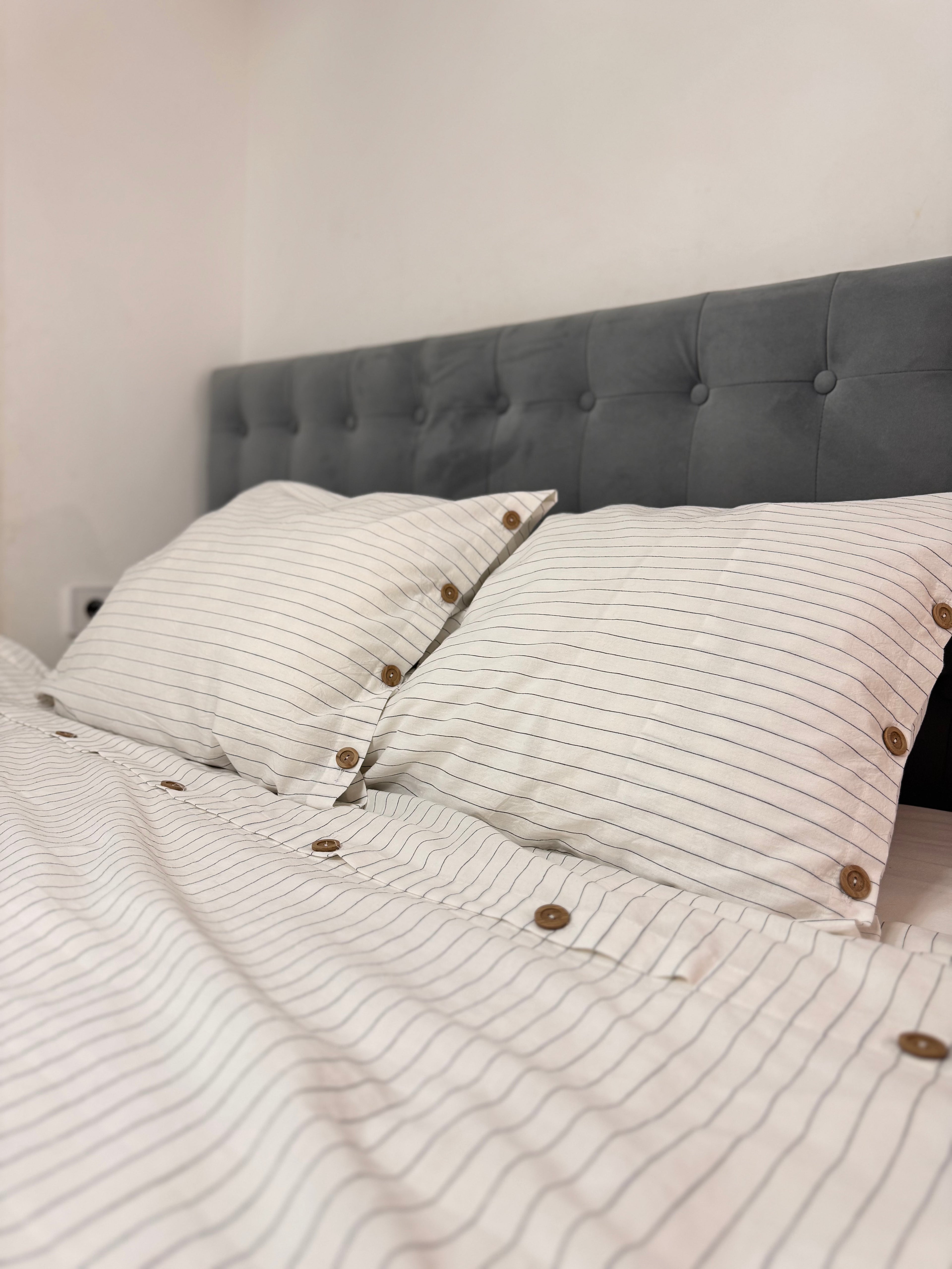 Washed Cotton Bedding Set - Breathable Bed Sheets - Black Stripes