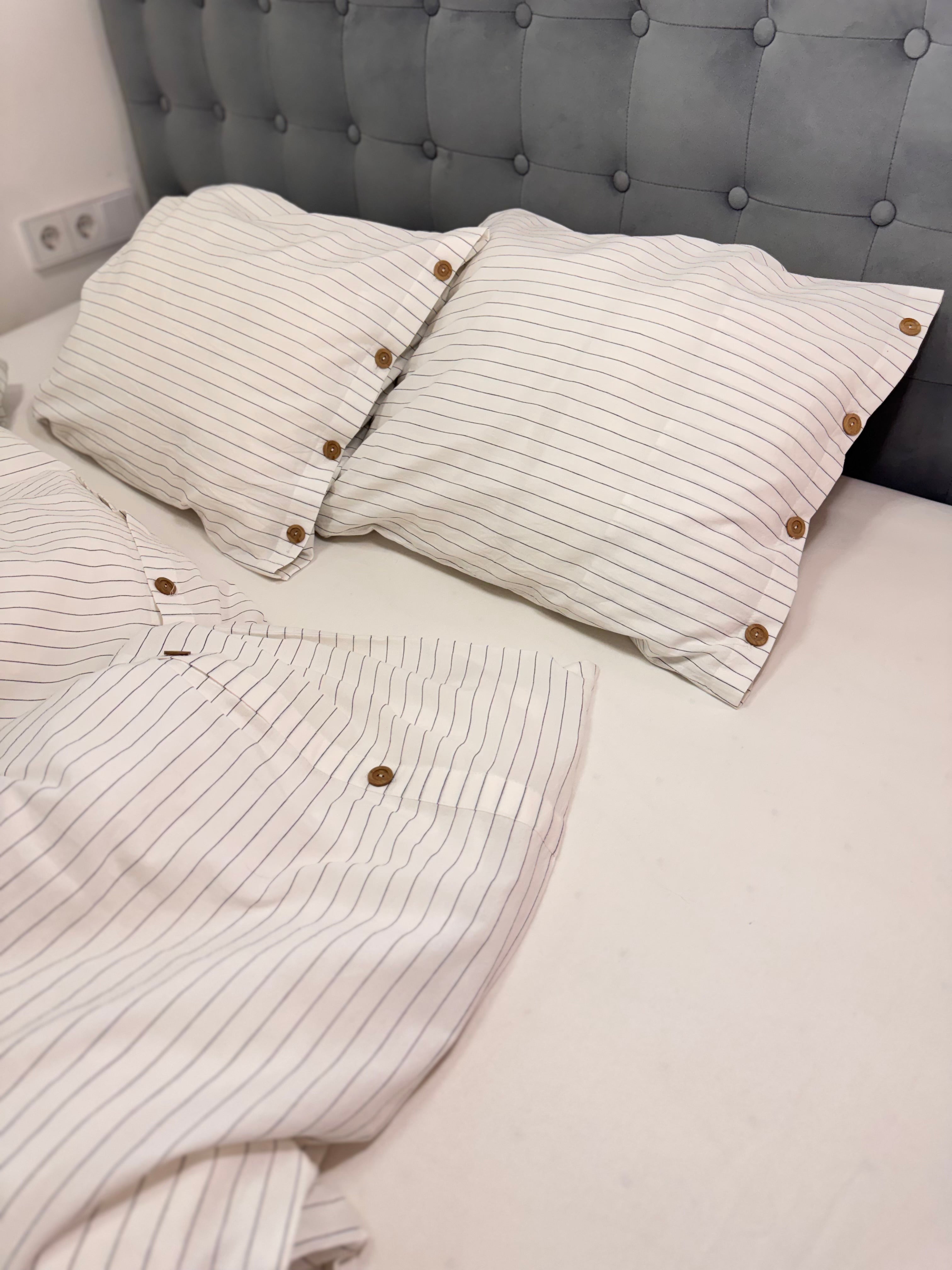 Washed Cotton Bedding Set - Breathable Bed Sheets - Black Stripes