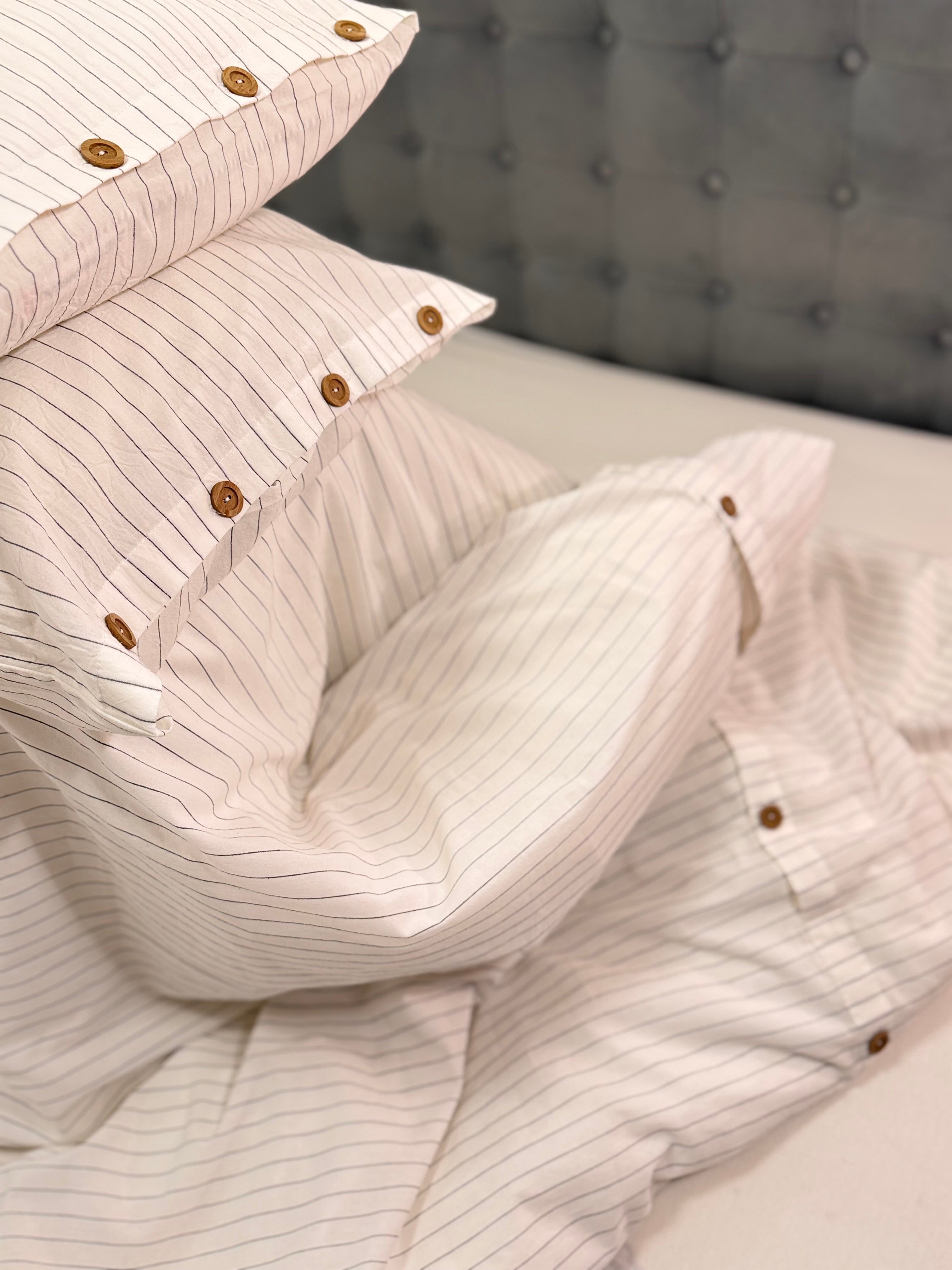 Washed Cotton Bedding Set - Breathable Bed Sheets - Black Stripes